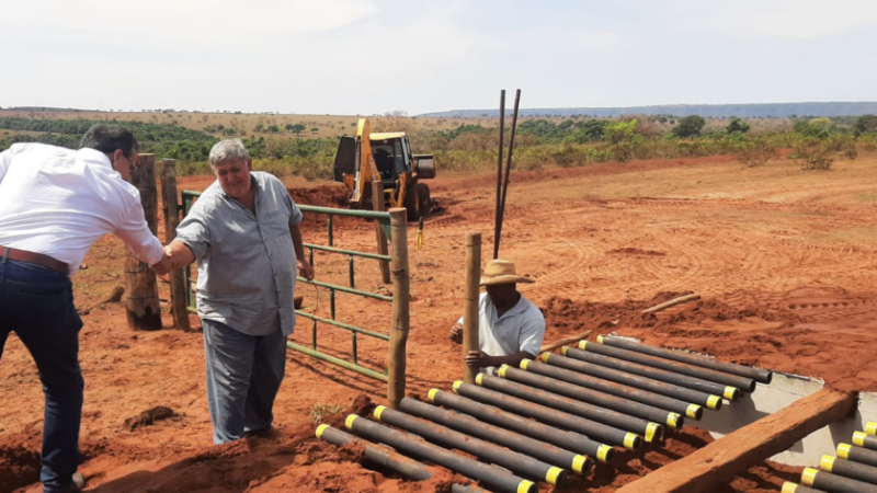 Prefeitura de Cassilândia instala mata-burro na zona rural