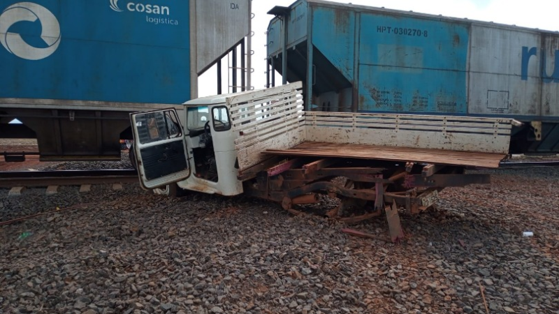 Acidente entre trem e caminhonete mata homem de 40 anos em fazenda de Chapadão do Sul