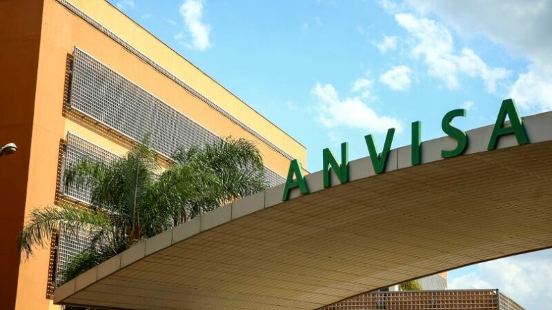 Anvisa proíbe fabricação de sete produtos para cabelos