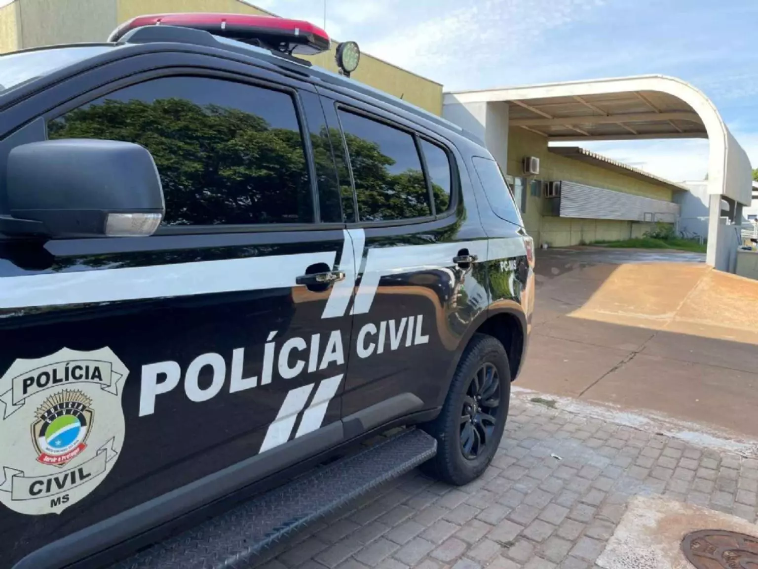 Adolescente aceita carona, tem arma apontada e é estuprada na saída de bar