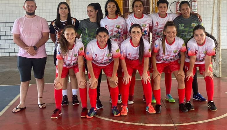 Equipe de Futsal Feminino de Cassilândia disputou um torneio na cidade de Paranaíba no sábado passado ficando em 2° lugar