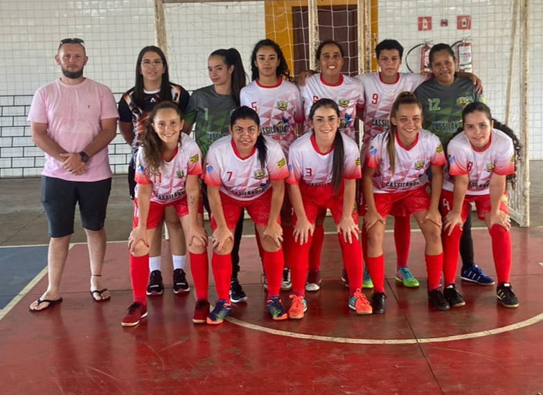 Equipe de Futsal Feminino de Cassilândia disputou um torneio na cidade de Paranaíba no sábado passado ficando em 2° lugar