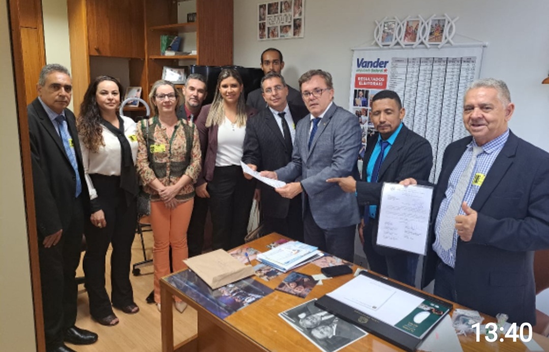 Cassilândia: Prefeito Valdecy Costa (PSDB) visita gabinete de deputado do PT