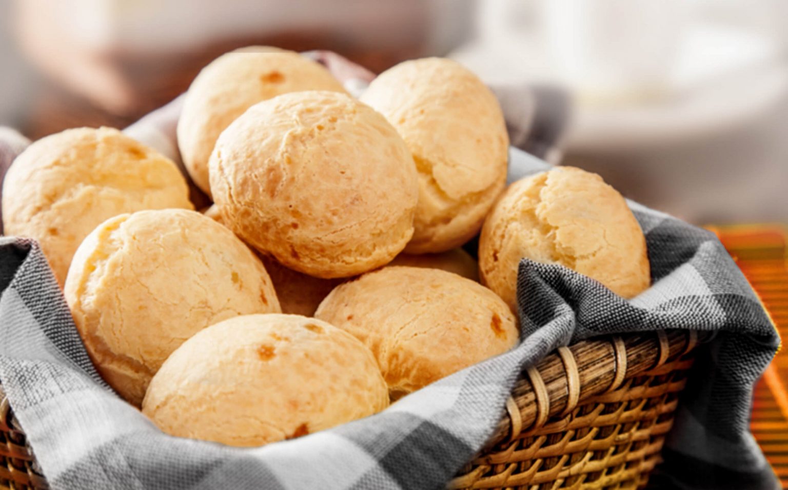 PÃO DE QUEIJO SIMPLES E FÁCIL