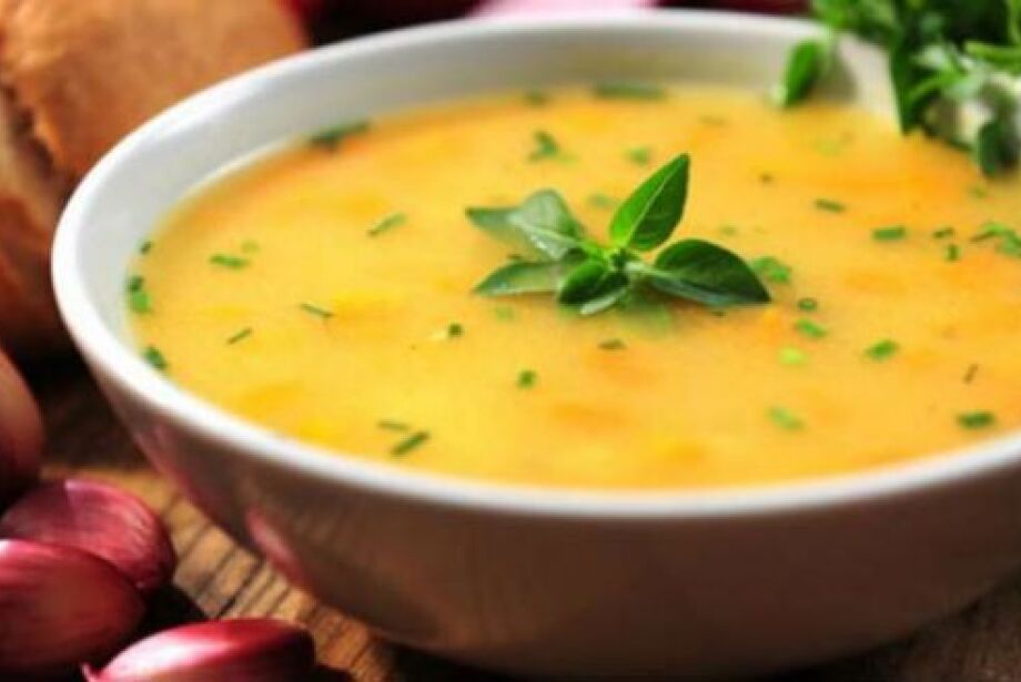 Caldo de mandioca simples é ótima pedida para o frio