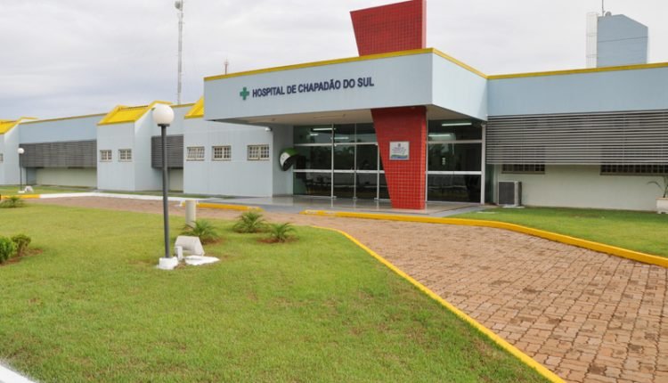 Mãe é presa após filho de 4 anos da entrada no Hospital de Chapadão do Sul com vários ferimentos. Criança precisou ser transferida para Capital