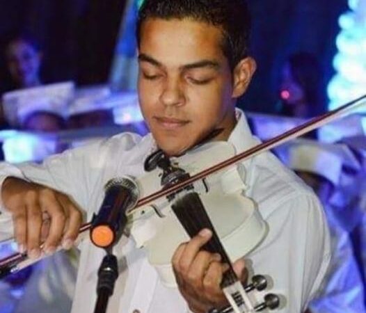 Danilo Ferreira, musicista de Cassilândia, professor de música e compositor. Apresentou no dia 21/09/23 no Supermercado Comper de Itanhangá em Campo Grande Ms