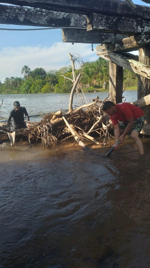 LIMPEZA NA PONTE VELHA DE CASSILÂNDIA