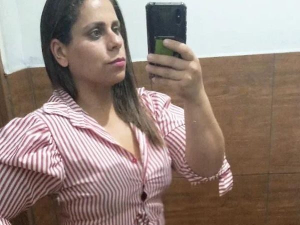 Geente, olha quem está fazendo aniversário hoje: Camila Guimaraes Vieira Romero   