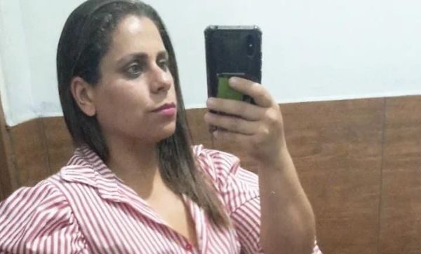 Geente, olha quem está fazendo aniversário hoje: Camila Guimaraes Vieira Romero   