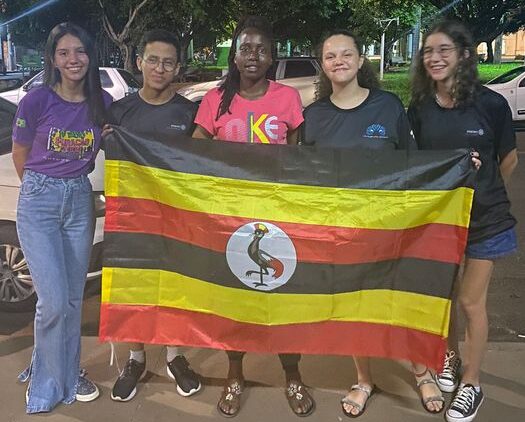 Cassilândia está recebendo jovem da Uganda, intercambiária do Rotary Clube