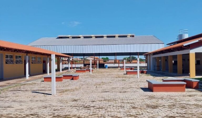 ESCOLA MUNICIPAL ADRIELE BARBOSA SILVA DEVERÁ SER INAUGURADA EM FEVEREIRO