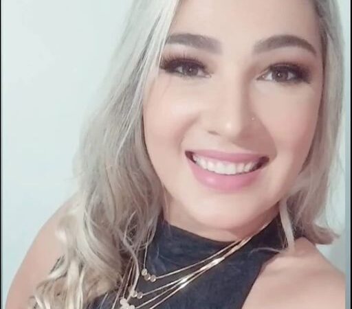 Geente, olha quem está fazendo aniversário hoje: Kelly Cristina Camacho