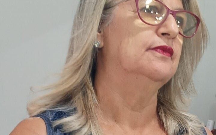 Geente, olha quem está fazendo aniversário hoje: Maria Silva 