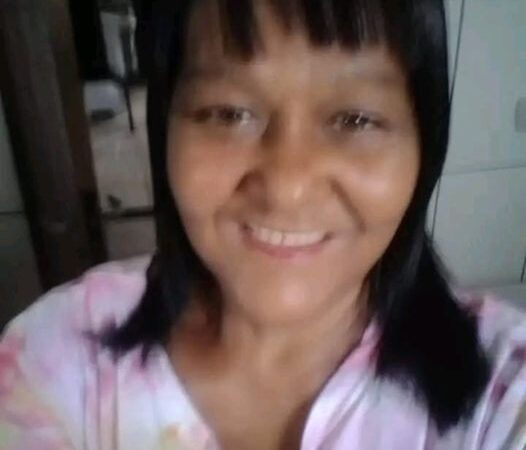 Geente, olha quem está fazendo aniversário hoje: Nilva Maria Rosa de Moura, do Bar da Esquina