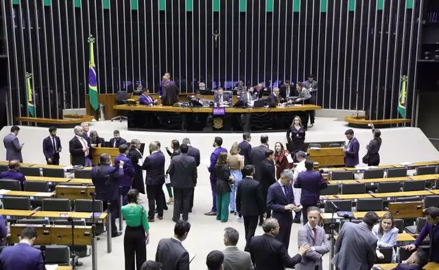 Deputados aprovam projeto que cria cadastro de estupradores e pedófilos