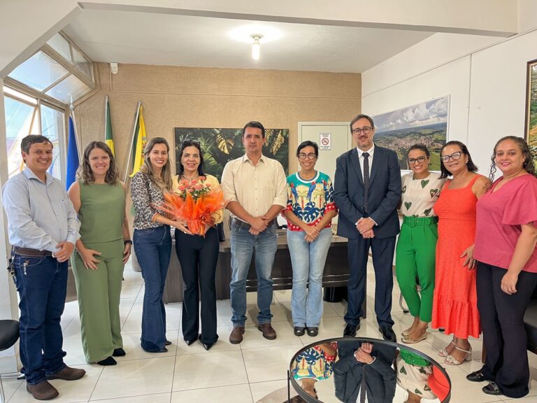 Prefeito Rodrigo firma compromisso de implementar a Sala Lilás na delegacia de Cassilândia