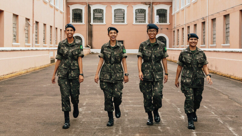 Mulheres podem se alistar ao Serviço Militar em 2025; confira como se inscrever 1e515w