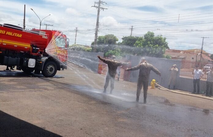 Vereadores prestigiam troca de comando do Corpo de Bombeiros de Paranaíba