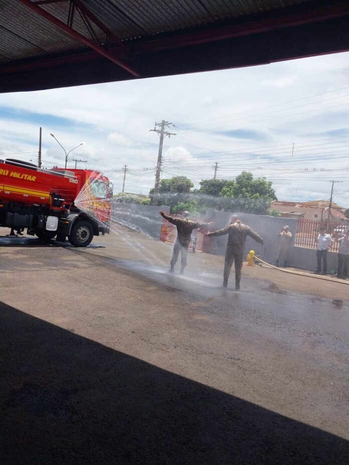 Vereadores prestigiam troca de comando do Corpo de Bombeiros de Paranaíba