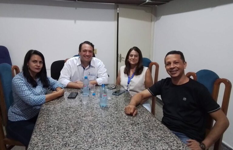 VEREADORES RECEBERAM REPRESENTE DO SEBRAE