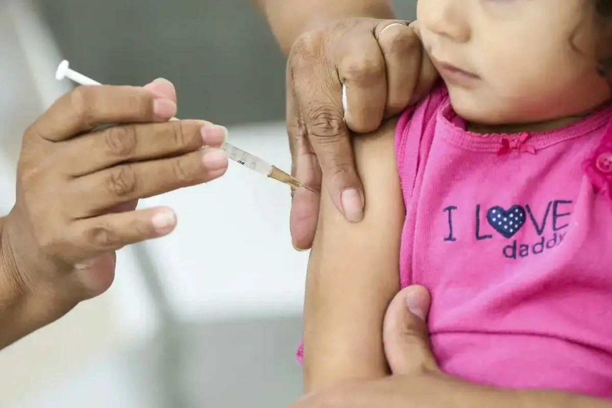 Fim da gotinha? Vacina contra a polio agora será injetável