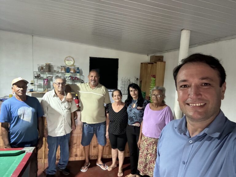 VEREADORES ESTIVERAM NO BAIRRO SANTA RITA DE CÁSSIA OUVINDO A COMUNIDADE LOCAL