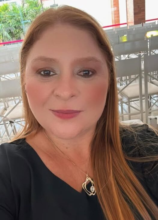 Genteee, olha quem está fazendo aniversário hoje: Suzi Tomaz Gomes Pereira