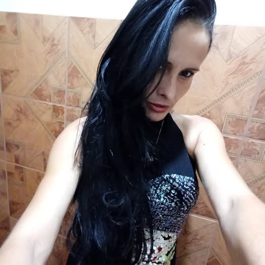 Genteee, olha quem está fazendo aniversário hoje: Roselene Menezes da Costa