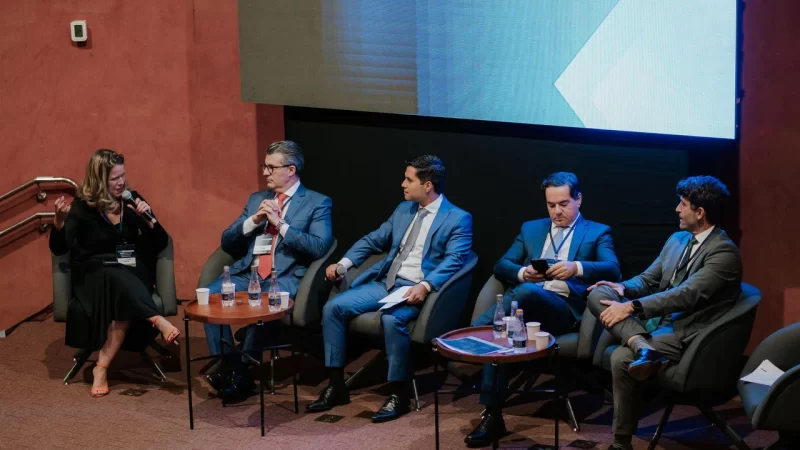 Secretária de Administração de Cassilândia participa como mediadora de Congresso Tributário em Campo Grande