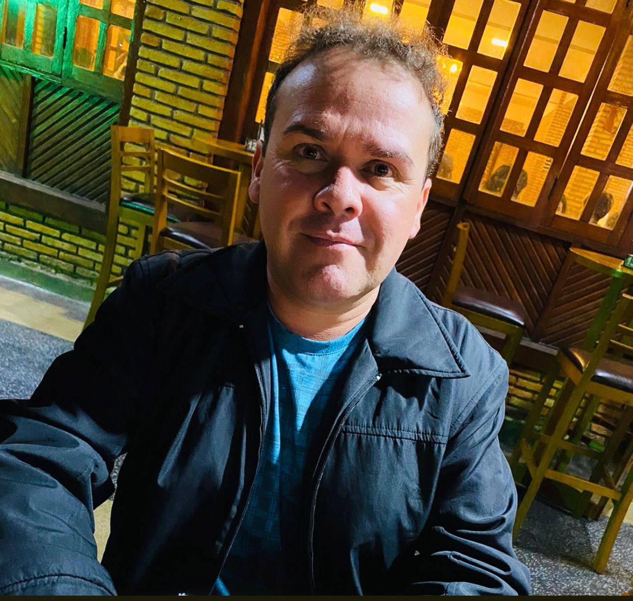 Genteee, Olha quem está fazendo aniversário hoje…. Parabéns,  Professor Sidnei Bento
