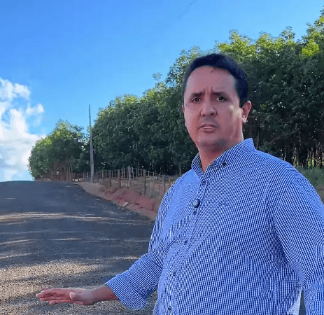 Prefeito visita obras de restauração de estrada vicinais na zona rural das ‘7 placas’