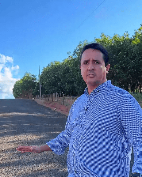 Prefeito visita obras de restauração de estrada vicinais na zona rural das ‘7 placas’