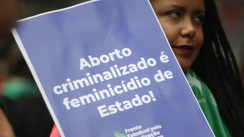 Meninas mães passam de 14 mil e só 1,1% tiveram acesso a aborto legal