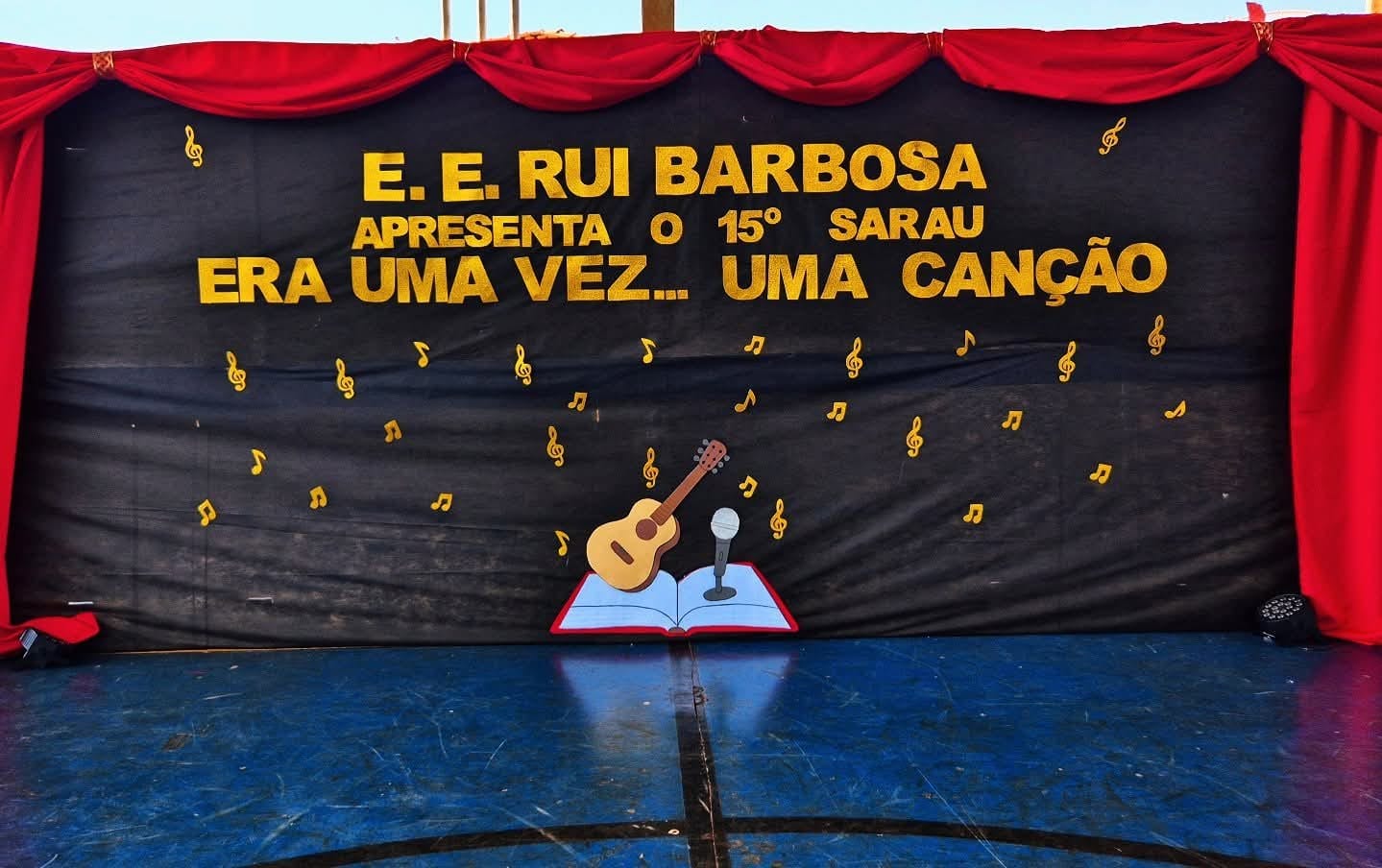 Música, literatura e emoção marcam o 15º Sarau Literário da EE Rui Barbosa em Cassilândia