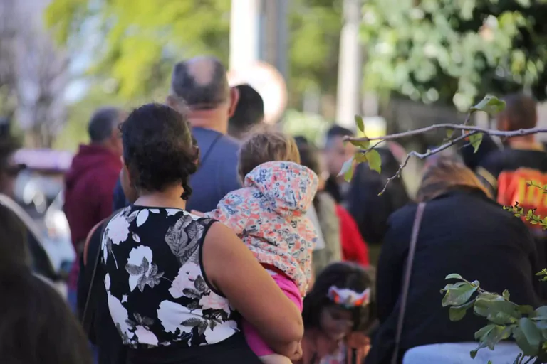 Em MS, oito crianças por dia são registradas sem o nome do pai