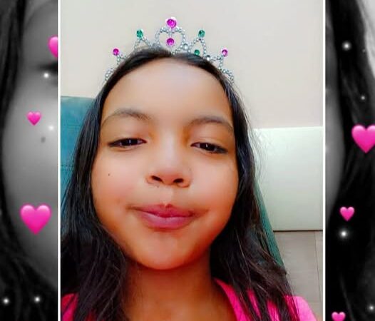 Genteee, Olha quem está fazendo aniversário hoje….Parabéns, Amanda Vitoria Ferreira Menezes