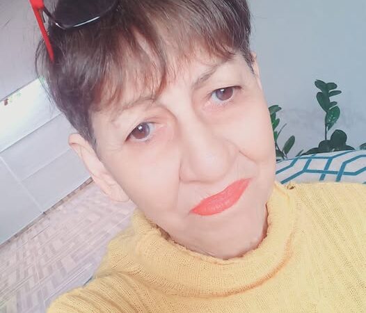 Genteee, Olha quem está fazendo aniversário hoje….Parabéns, Laurita Barbosa Dias