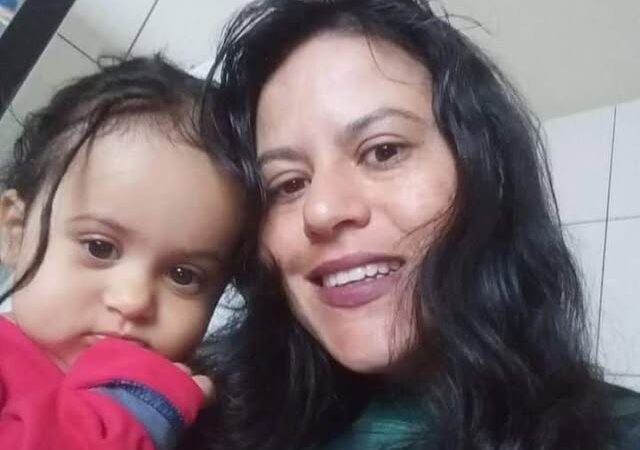 Genteee, Olha quem está fazendo aniversário hoje… Aline Alves de Freitas