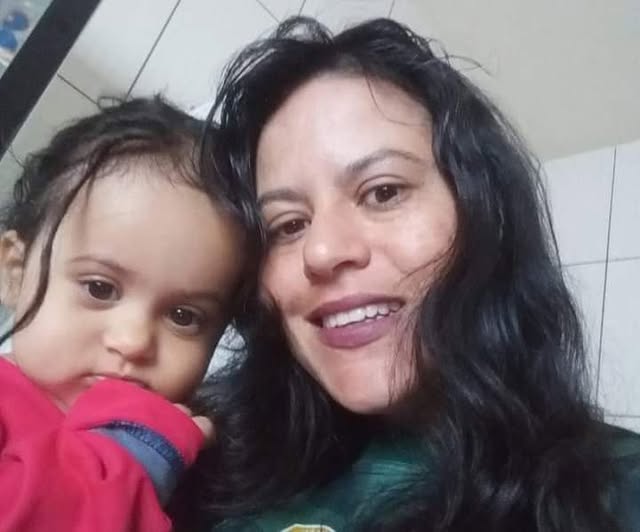 Genteee, Olha quem está fazendo aniversário hoje… Aline Alves de Freitas