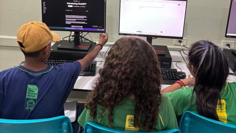 Estudantes de Cassilândia criam jogo de cartas para ensinar história e valorizar diversidade cultural