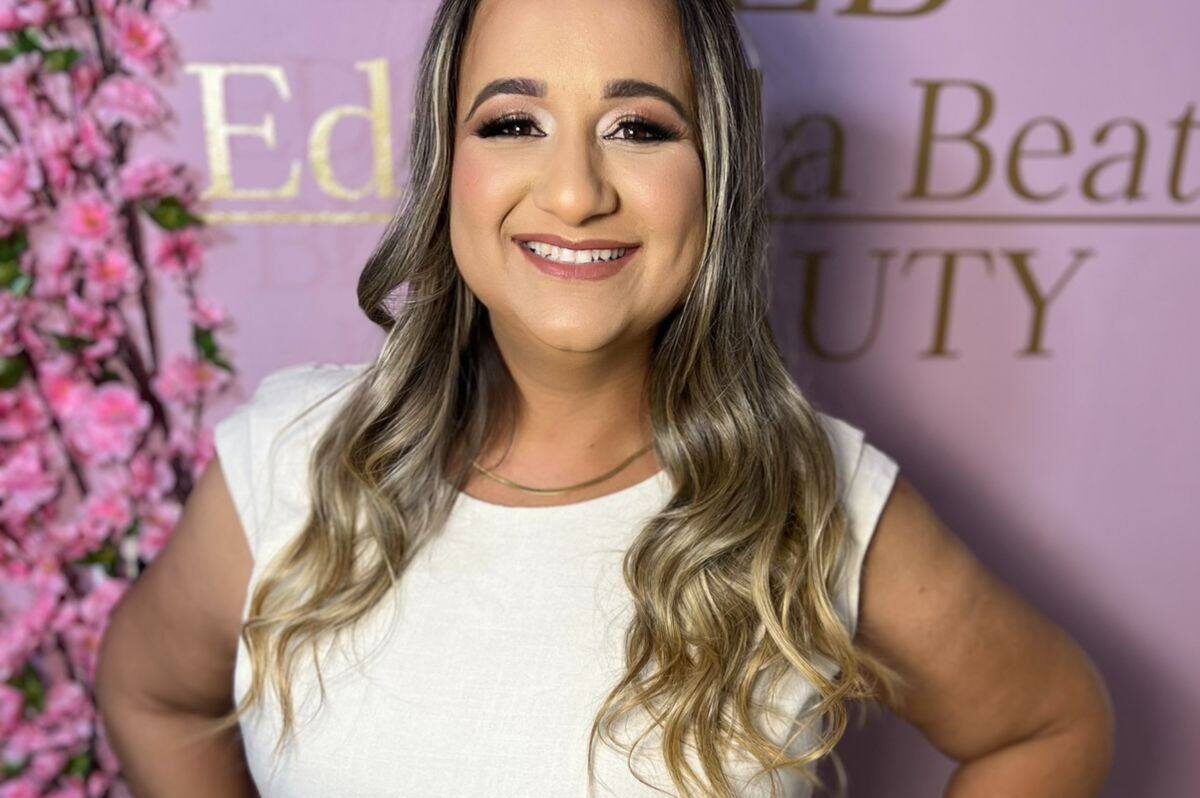 Genteee, Olha quem está fazendo aniversário hoje… Nara Campos