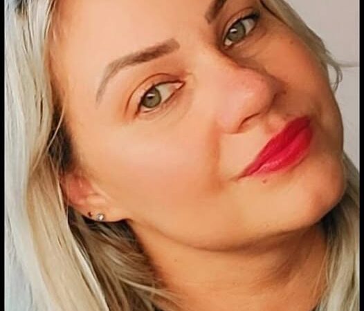 🎉✨ Genteee, olha só quem apagou as velinhas ontem: Pamela Frank Costa Teles! ✨🎂💐