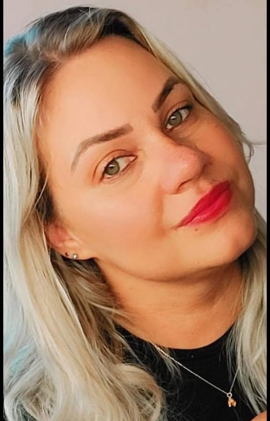 🎉✨ Genteee, olha só quem apagou as velinhas ontem: Pamela Frank Costa Teles! ✨🎂💐