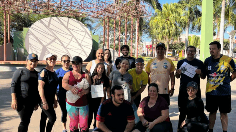 Servidores municipais participam de caminhada de 5 km focada em saúde e bem-estar em Cassilândia; Veja fotos