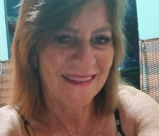 GENTE! Olha quem está fazendo aniversário hoje… Parabéns, Solange Batista