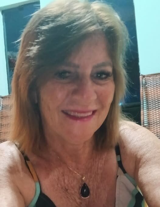 GENTE! Olha quem está fazendo aniversário hoje… Parabéns, Solange Batista