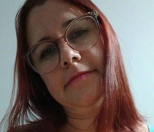 Olha quem está fazendo aniversário hoje…. Parabéns, Leandra Ribeiro