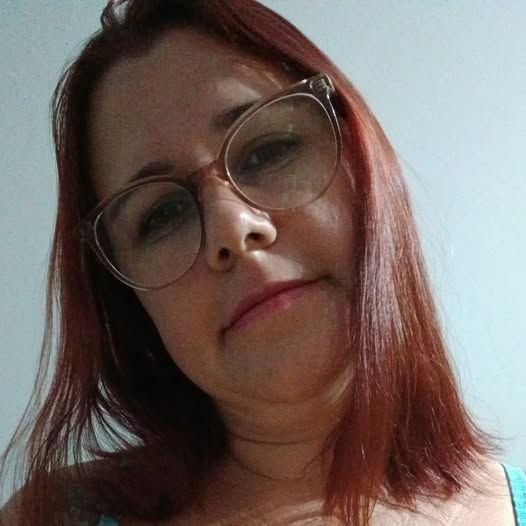 Olha quem está fazendo aniversário hoje…. Parabéns, Leandra Ribeiro