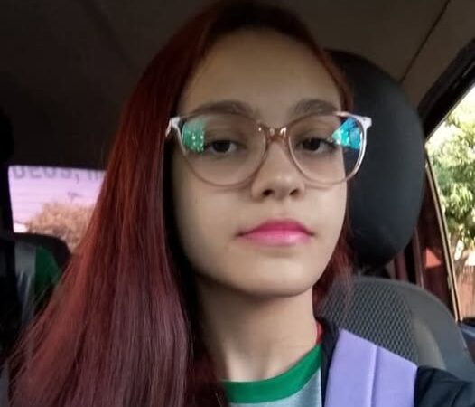 Olha quem está fazendo aniversário hoje…. Parabéns, Amanda Ribeiro Leal